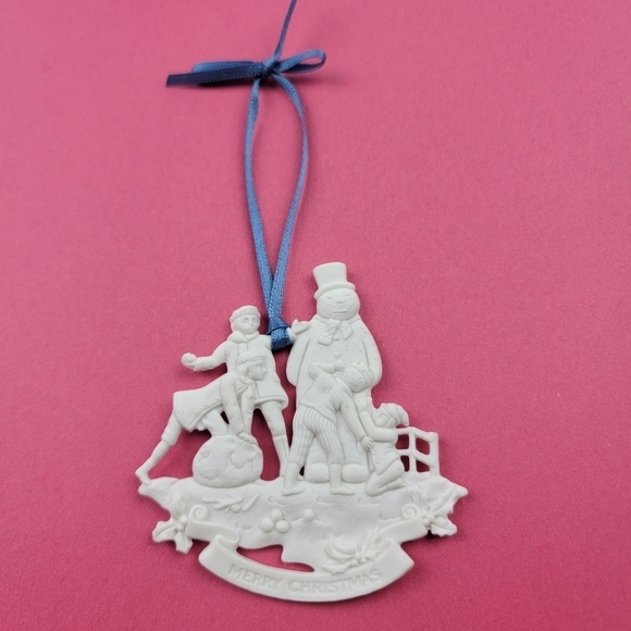 Vintage Wedgewood Merry Christmas snow snowman ornament - Picture 2 of 4
